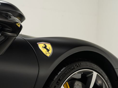 Used 2024 Ferrari SF90 Spider image 35