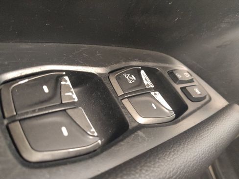 Used 2018 Hyundai Santa Fe Sport FWD image 27