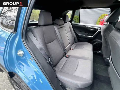 Used 2022 Toyota RAV4 SE w/ Convenience Package AWD/4WD image 20