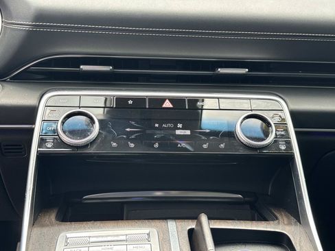 Used 2022 Genesis GV80 2.5T w/ Prestige Package 04 AWD/4WD image 23