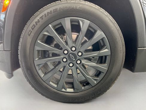 Used 2023 Chevrolet Traverse RS w/ LPO, Floor Liner Package FWD image 33