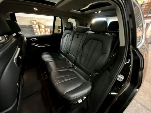 Used 2025 BMW X7 xDrive40i AWD/4WD image 28