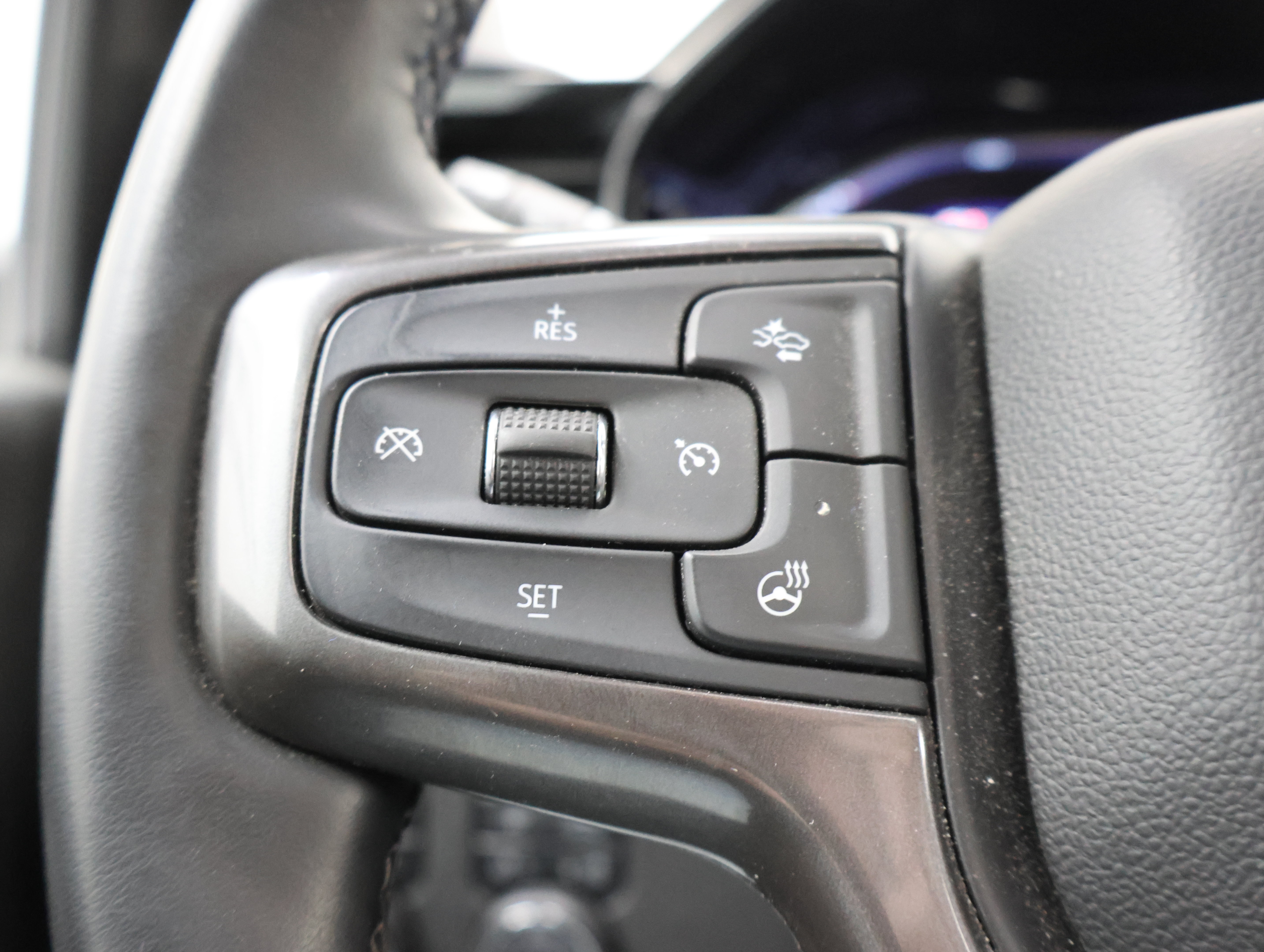 Used 2025 Chevrolet Silverado 2500 ZR2 w/ Technology Package AWD/4WD image 15