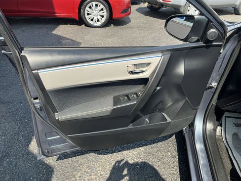 Used 2016 Toyota Corolla LE FWD image 27