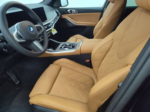 Used 2026 BMW X5 xDrive50e w/ M Sport Package AWD/4WD image 5