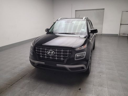 Used 2024 Hyundai Venue SEL FWD image 15