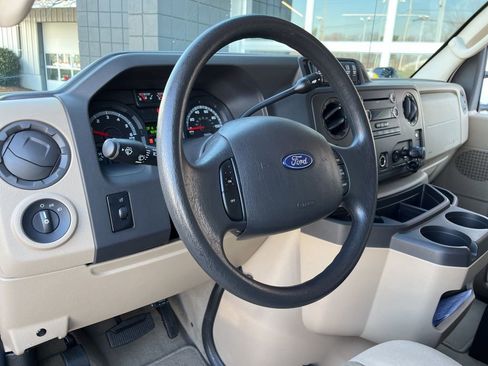 Used 2009 Ford E-350 and Econoline 350 XL image 2