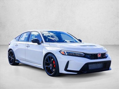 Used 2024 Honda Civic Type R image 3