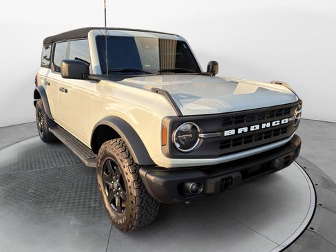 Certified 2024 Ford Bronco Black Diamond AWD/4WD image 1