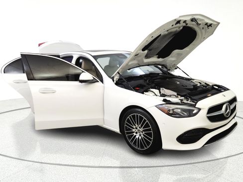 Used 2023 Mercedes-Benz C 300 4MATIC Sedan image 11