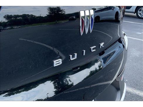 Used 2025 Buick Encore GX Preferred AWD/4WD image 29