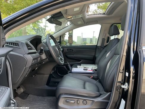 Used 2025 Honda Odyssey EX-L image 9