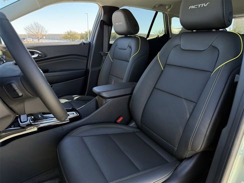 New 2026 Chevrolet Trax ACTIV w/ Sunroof Package image 24