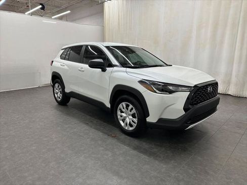 Certified 2022 Toyota Corolla Cross L FWD image 4