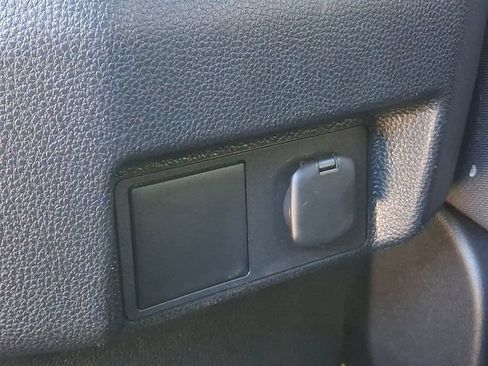 Used 2025 Toyota Tacoma SR5 AWD/4WD image 21