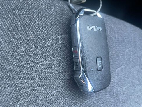 Used 2025 Kia Seltos S image 22