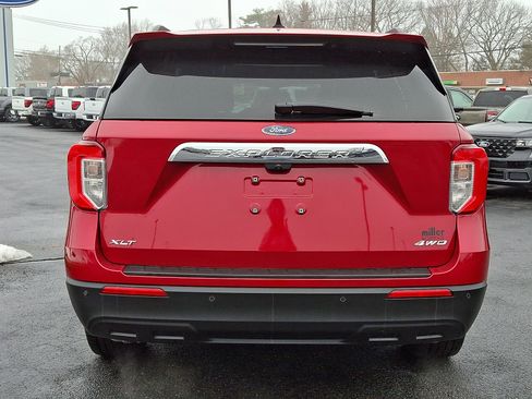 Certified 2023 Ford Explorer XLT image 5