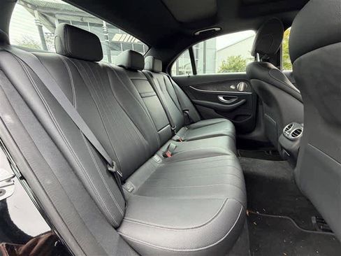 Used 2022 Mercedes-Benz E 350 Sedan image 9