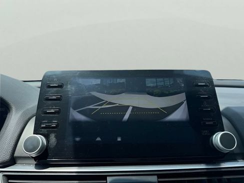 Used 2022 Honda Accord Sport image 10