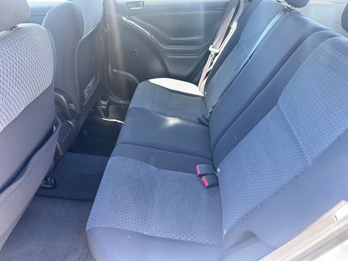 Used 2005 Toyota Matrix FWD image 6