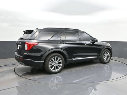 Certified 2021 Ford Explorer XLT w/ Equipment Group 202A RWD image 15