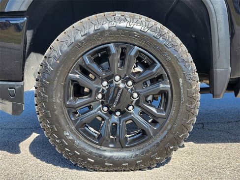 Used 2022 GMC Sierra 3500 Denali w/ Denali Black Diamond Edition image 12