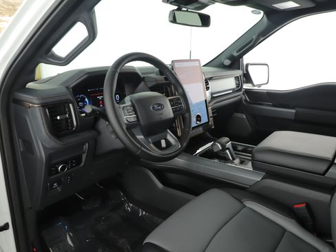 Used 2025 Ford F150 Lightning Lariat image 7