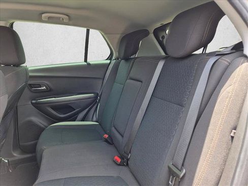 Used 2021 Chevrolet Trax LS FWD image 14