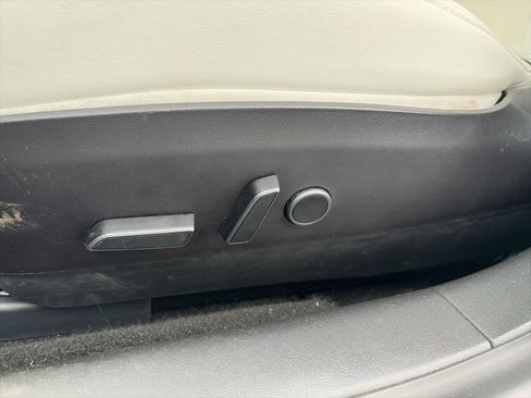 Used 2021 Tesla Model 3 Standard Range Plus image 17