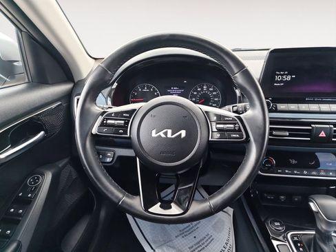 Used 2023 Kia Seltos S w/ Navigation Package AWD/4WD image 12