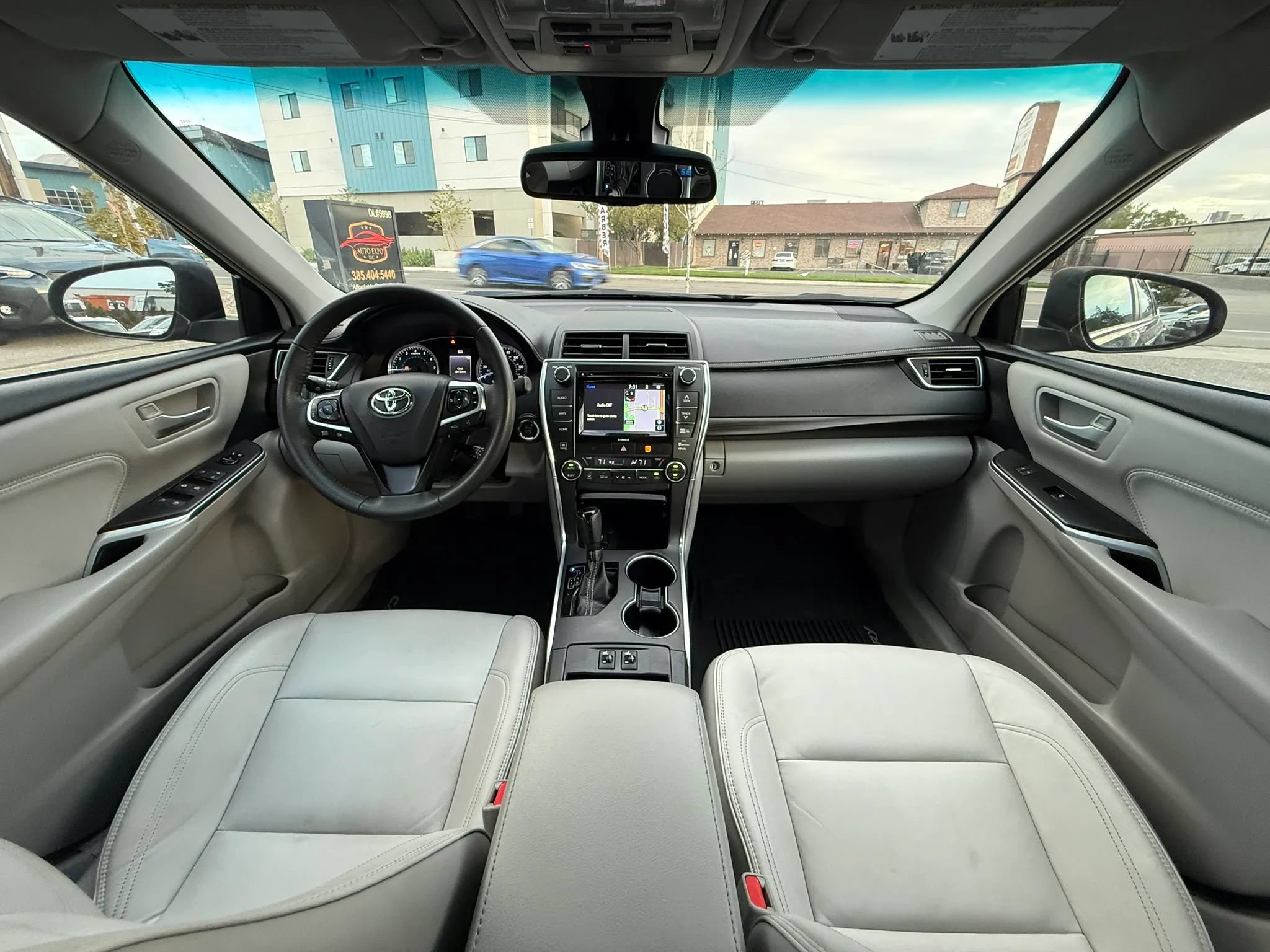 Used 2017 Toyota Camry XLE w/ Moonroof Package FWD image 15