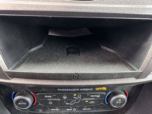 Used 2023 Ford Transit Connect XLT FWD image 26