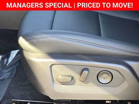 New 2025 Chevrolet Colorado LT w/ LT Convenience Package image 17