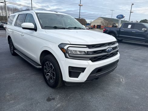 Used 2023 Ford Expedition Max XLT image 1