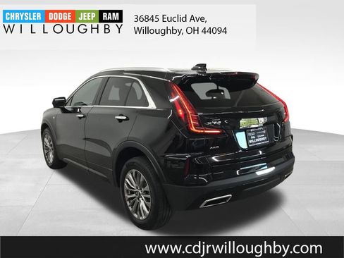 Used 2025 Cadillac XT4 Premium Luxury image 6