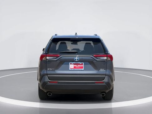 Used 2024 Toyota RAV4 XLE AWD/4WD image 5
