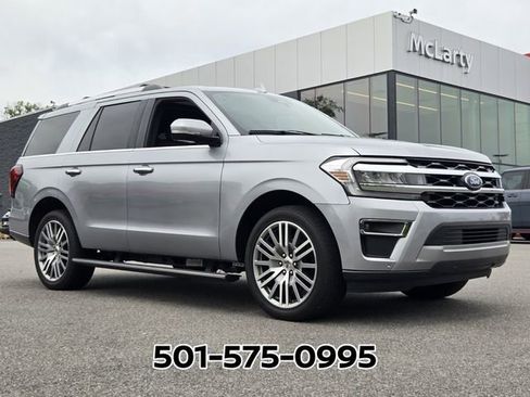 Used 2024 Ford Expedition Limited AWD/4WD image 3
