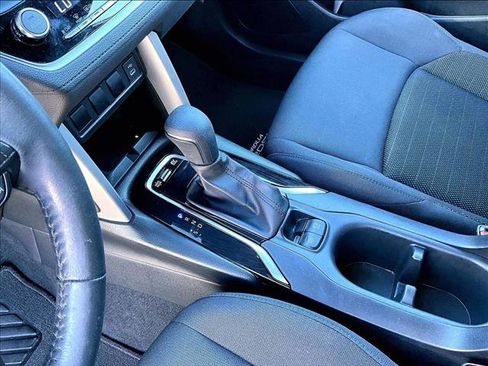 Used 2024 Toyota Corolla Cross SE image 15