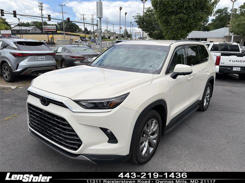Used 2024 Toyota Grand Highlander AWD image 1
