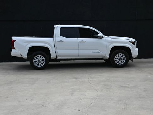 Used 2024 Toyota Tacoma SR5 w/ SR5 Upgrade Package RWD image 5