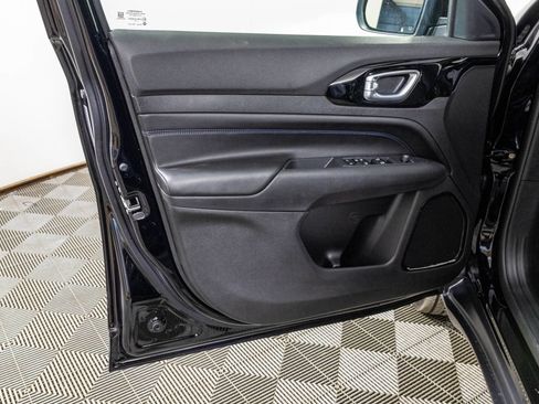 New 2026 Jeep Compass Latitude AWD/4WD image 30