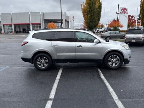 Used 2015 Chevrolet Traverse LT image 5