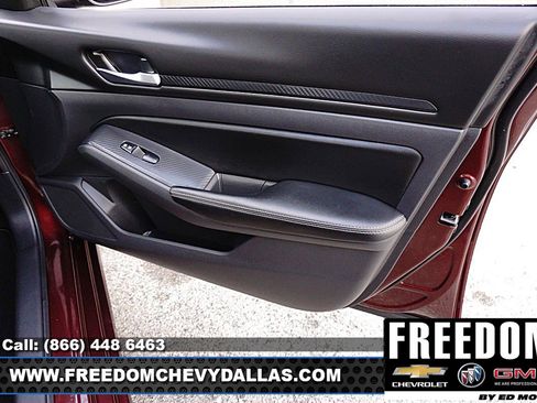 Used 2025 Nissan Altima 2.5 SV image 37