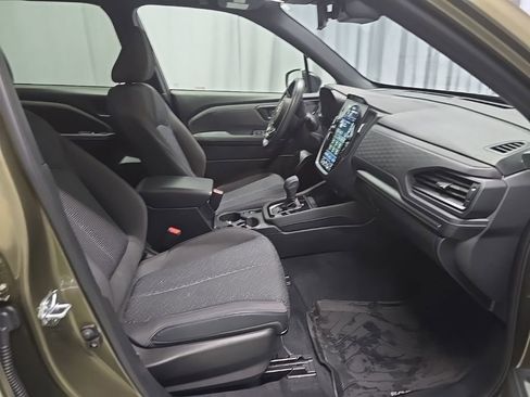 Certified 2025 Subaru Forester Premium AWD/4WD image 5