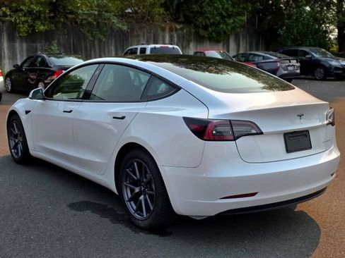 Used 2022 Tesla Model 3 Long Range AWD/4WD image 6