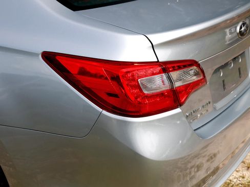 Used 2017 Subaru Legacy 2.5i Premium image 25