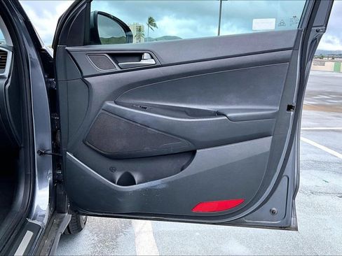 Used 2016 Hyundai Tucson Limited w/ Option Group 03 FWD image 19
