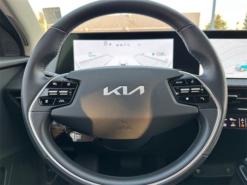 Used 2023 Kia EV6 Light image 24