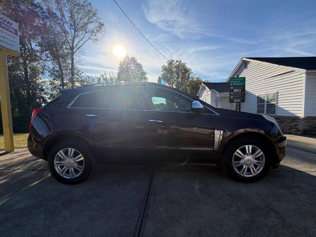 Used 2015 Cadillac SRX Luxury w/ Driver Awareness Package AWD/4WD image 4