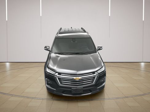 Used 2023 Chevrolet Traverse LT FWD image 32